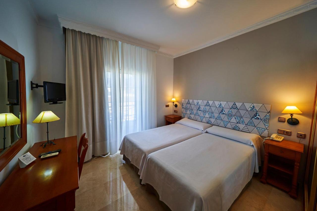 Hotel Bajamar Centro Нерха Экстерьер фото