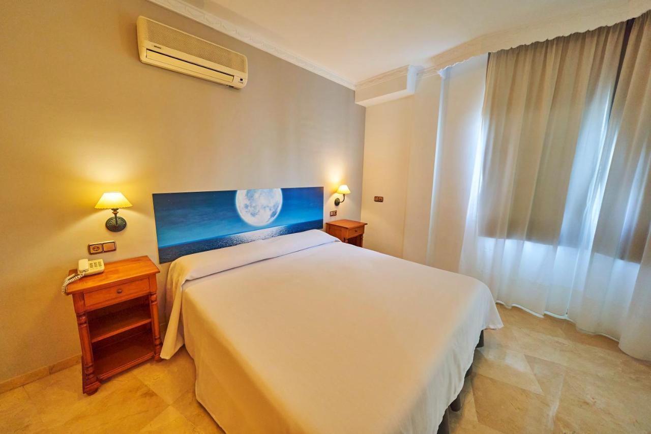 Hotel Bajamar Centro Нерха Экстерьер фото