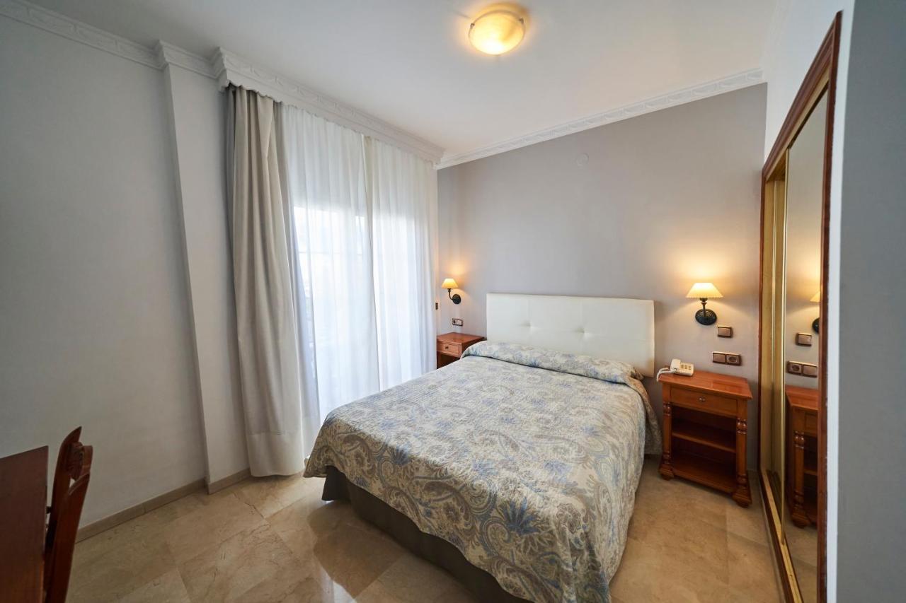 Hotel Bajamar Centro Нерха Экстерьер фото