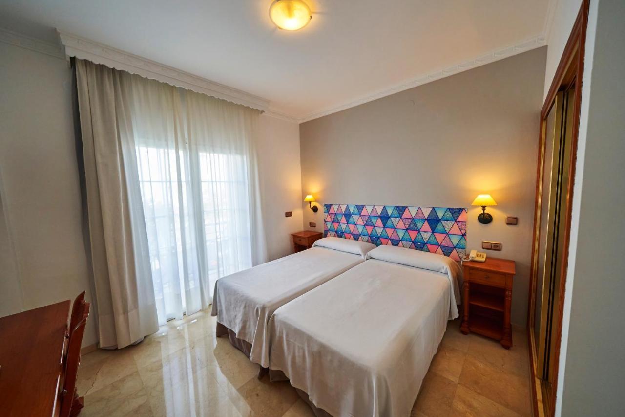 Hotel Bajamar Centro Нерха Экстерьер фото