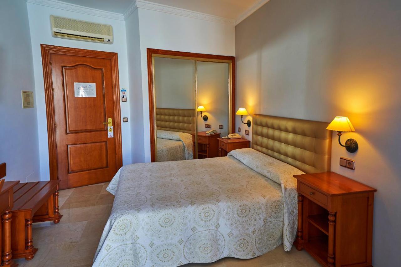 Hotel Bajamar Centro Нерха Экстерьер фото